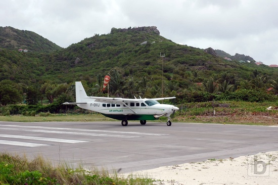 Cessna Caravan 208 (F-OIXJ) po přistání